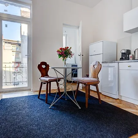 Bright Apartment *